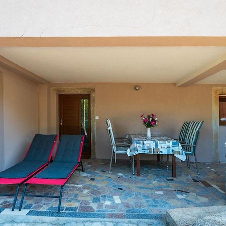 2 Bedroom Amazing Home In Rakotule Luaran gambar